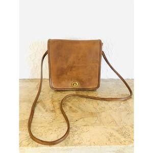 Vtg COACH Legacy small Patina Tan leather, shoulder bag, crossbody bag